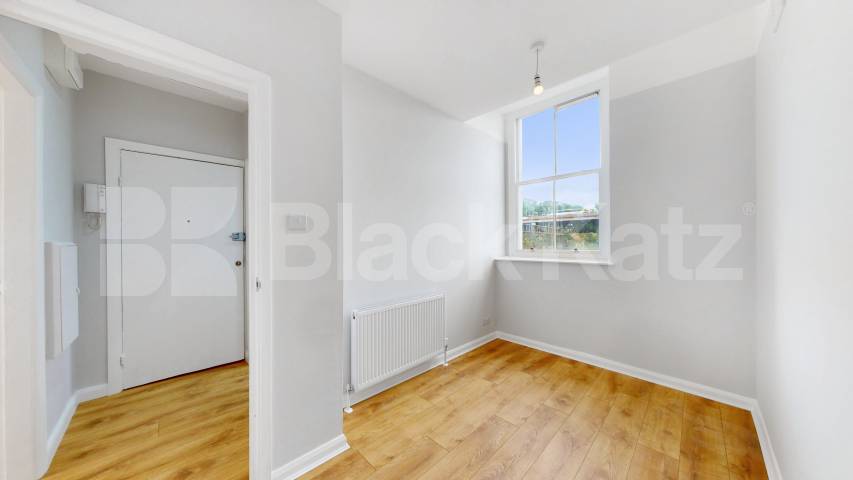 Newly refurbished one bed within walking distance to Paddington & Bayswater Gloucester Terrace, Bayswater